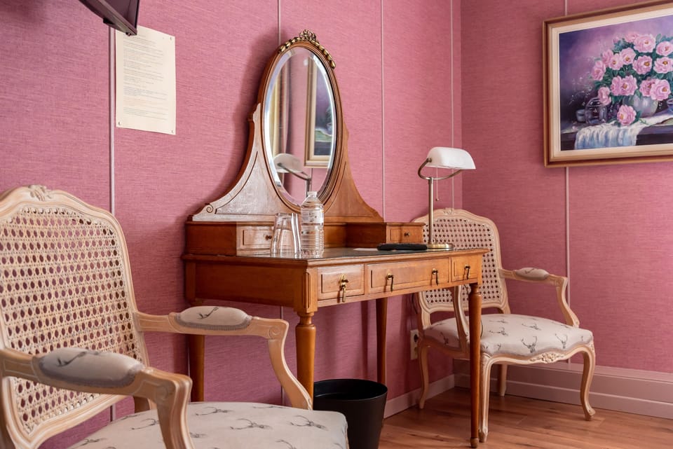 Twin Room | Blackout drapes, soundproofing, free WiFi