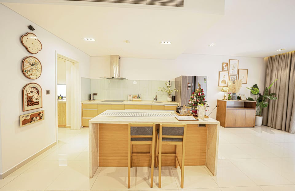 Fully equipped kitchen with modern appliances and all the essentials.
