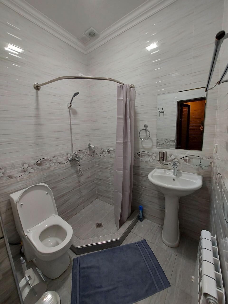 Standard Double Room | Bathroom | Shower, free toiletries, hair dryer, slippers