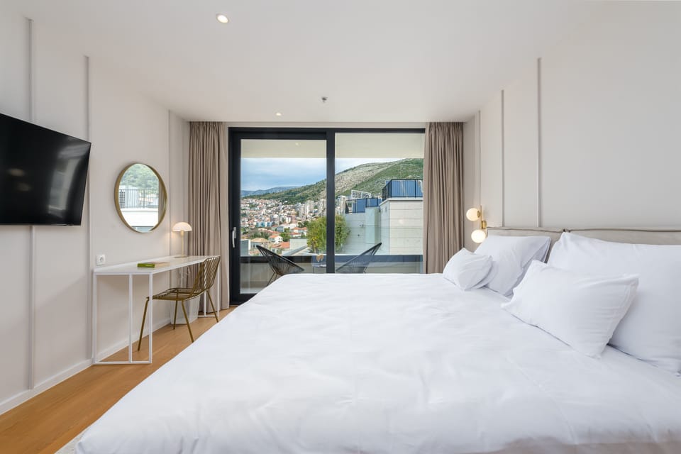 Superior Double Room, 1 King Bed | Premium bedding, desk, laptop workspace, free WiFi