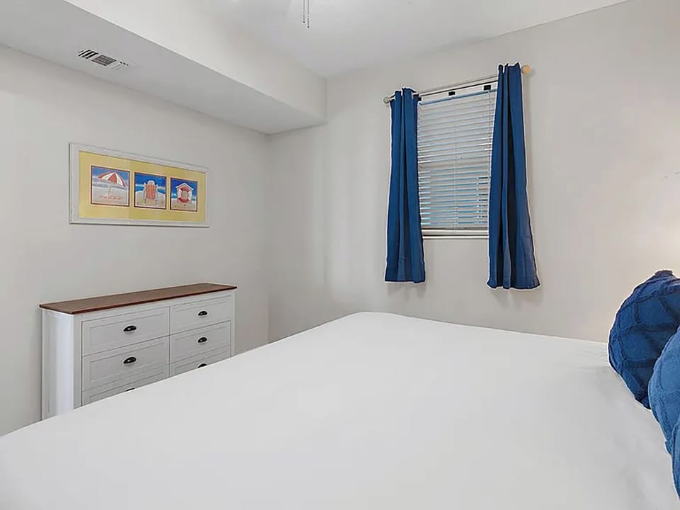 Guest bedroom
