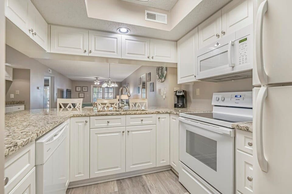 Fully Stocked Kitchen