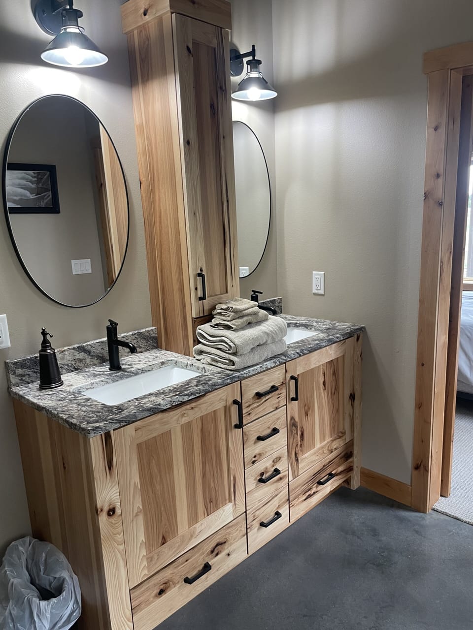 Queen Bathroom