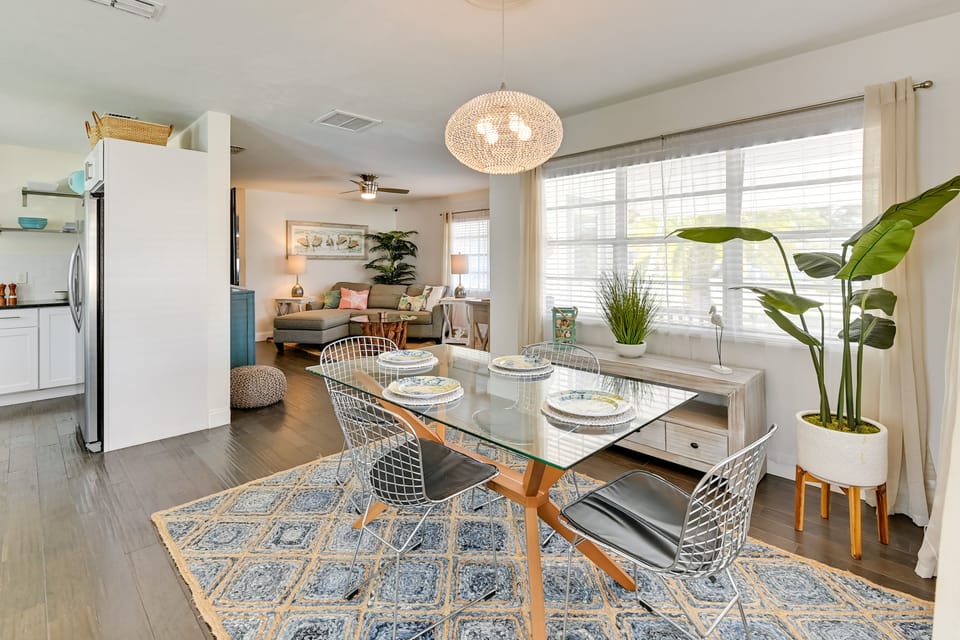 Dining Area | Dishware/Flatware | Trash Bags/Paper Towels