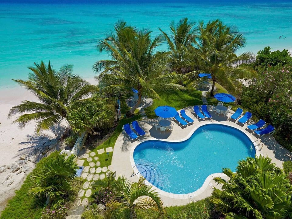 Garden leads to the beach