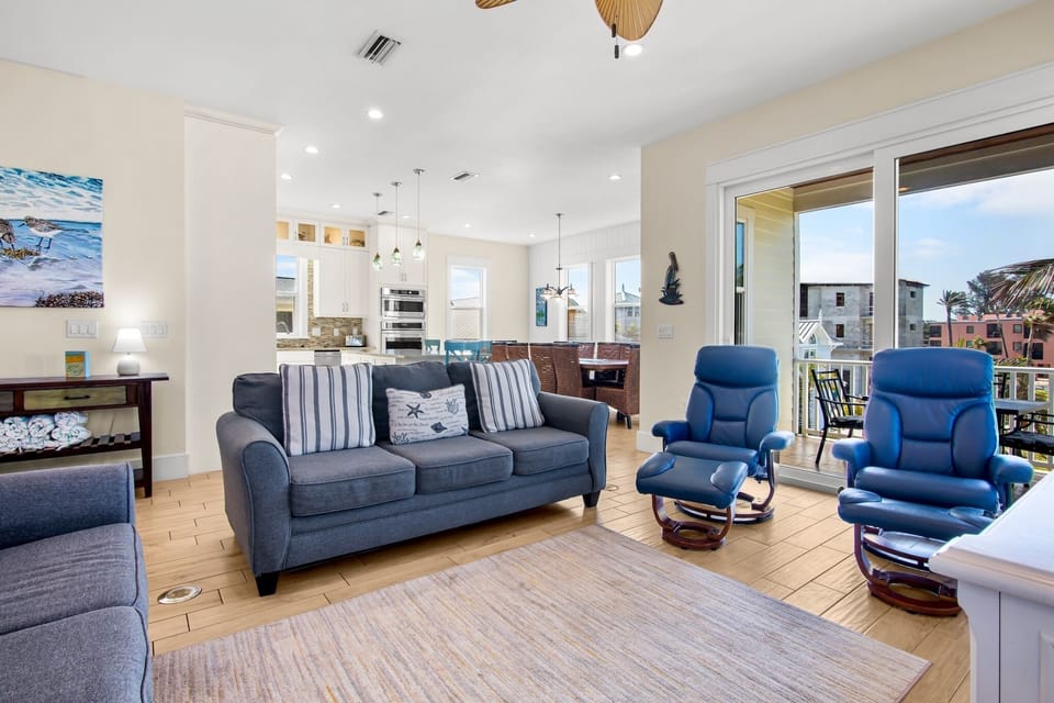 Living area with access to the balcony