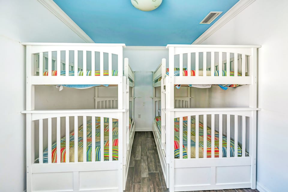 Fourth Bedroom - Two Twin Bunks