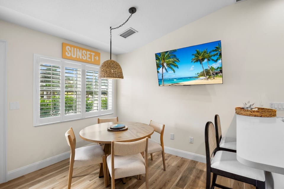 Tiki Sunshine by Anna Maria Vacations