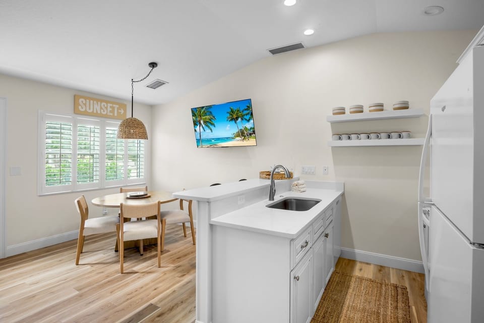 Kitchen - Breakfast Bar