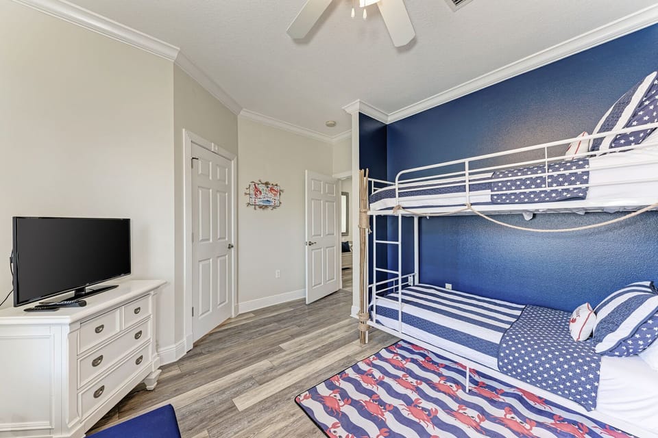 Fourth Bedroom - Twin Bunk Bed with Ensuite Bath
