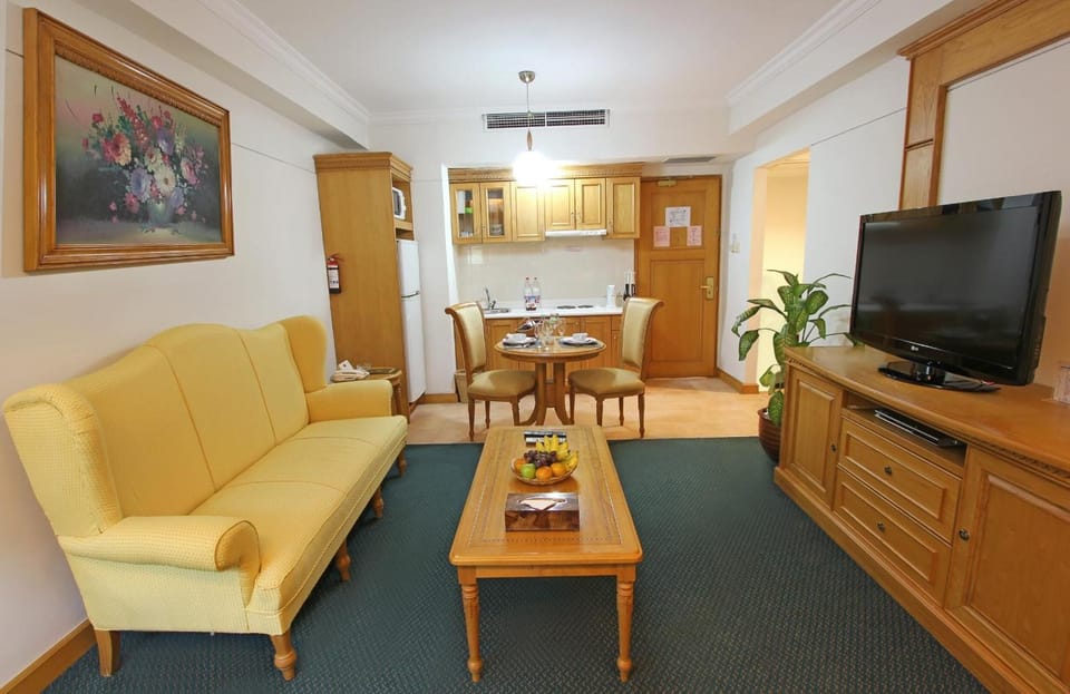 Suite | Living room | LCD TV, DVD player