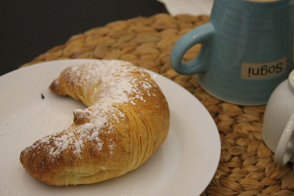 Free daily self-serve breakfast