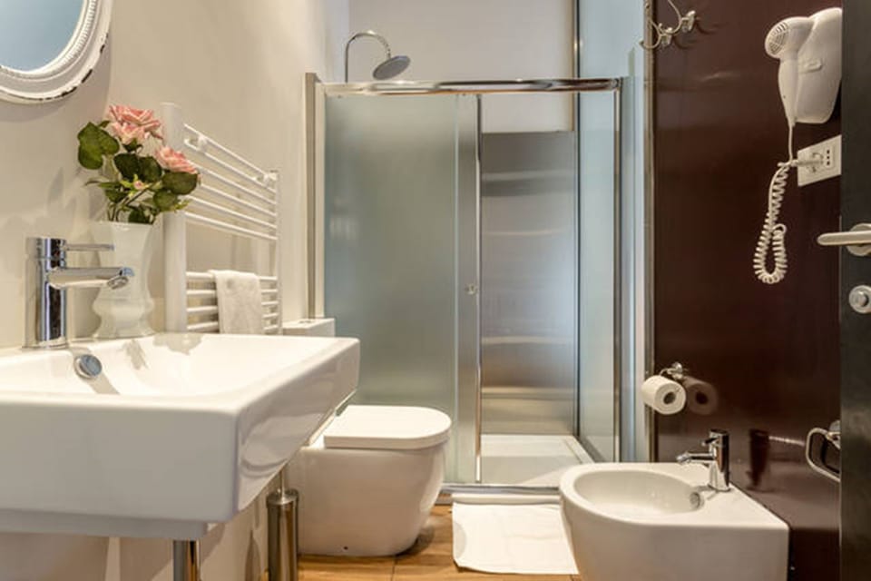 Romantic Double Room | Bathroom | Shower, rainfall showerhead, hair dryer, bidet
