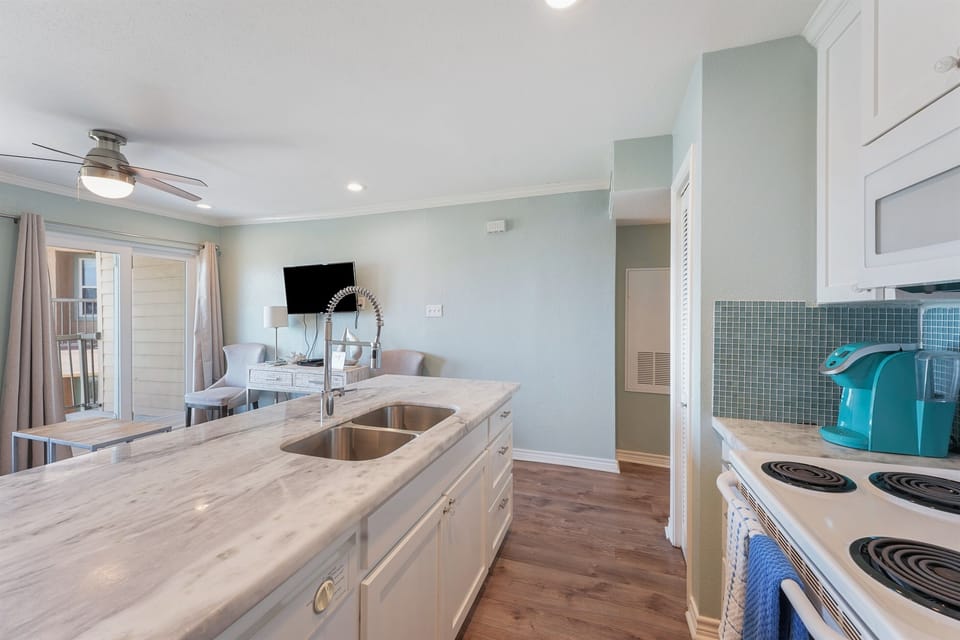 with full suite of full sized appliances