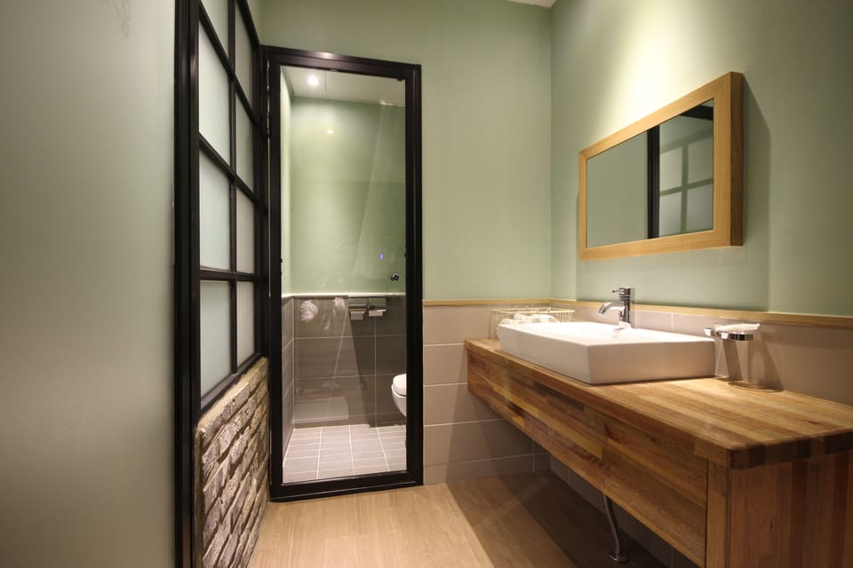 Standard Room | Desk, soundproofing, rollaway beds (surcharge), WiFi (free)