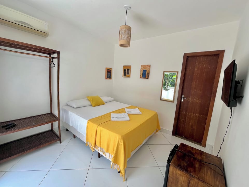 WiFi (free), bed sheets