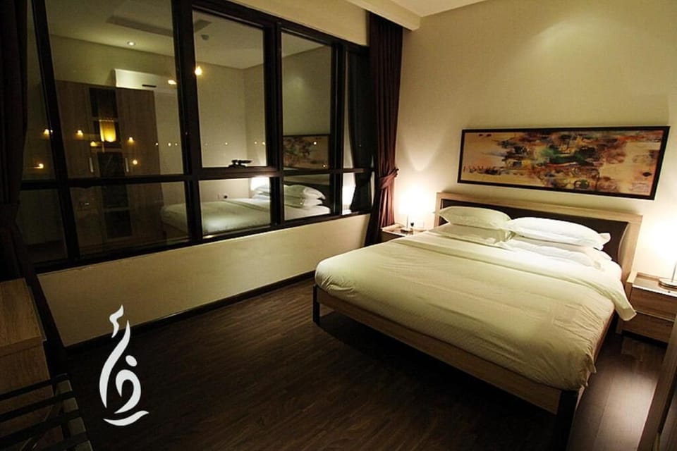 Deluxe Apartment | Soundproofing, free WiFi, bed sheets