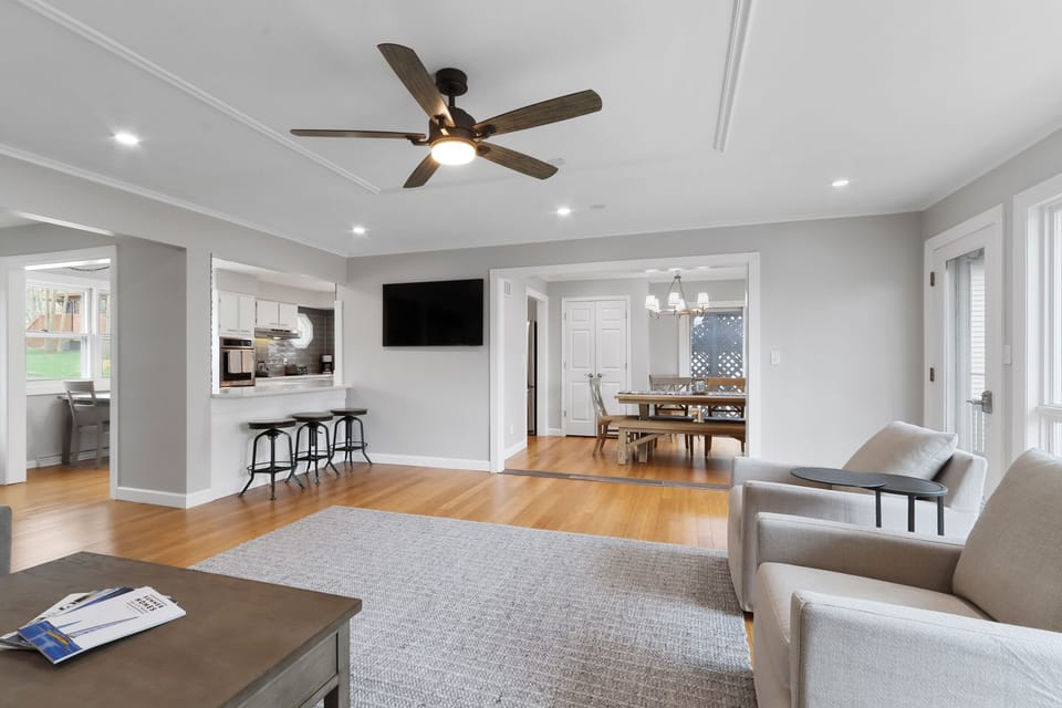 Dining room open to family room 