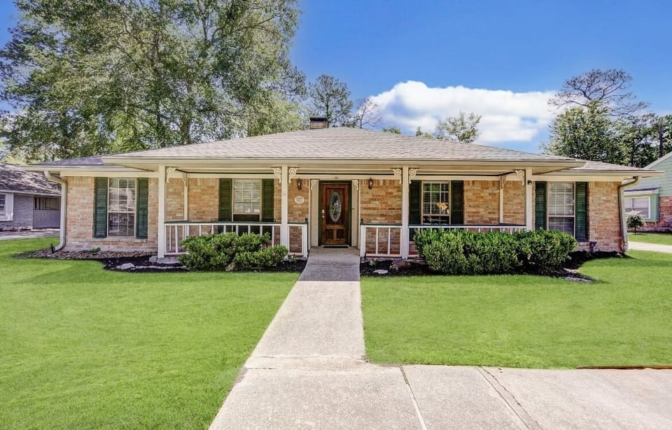 Beautiful home on huge lot in a safe, well established neighborhood.