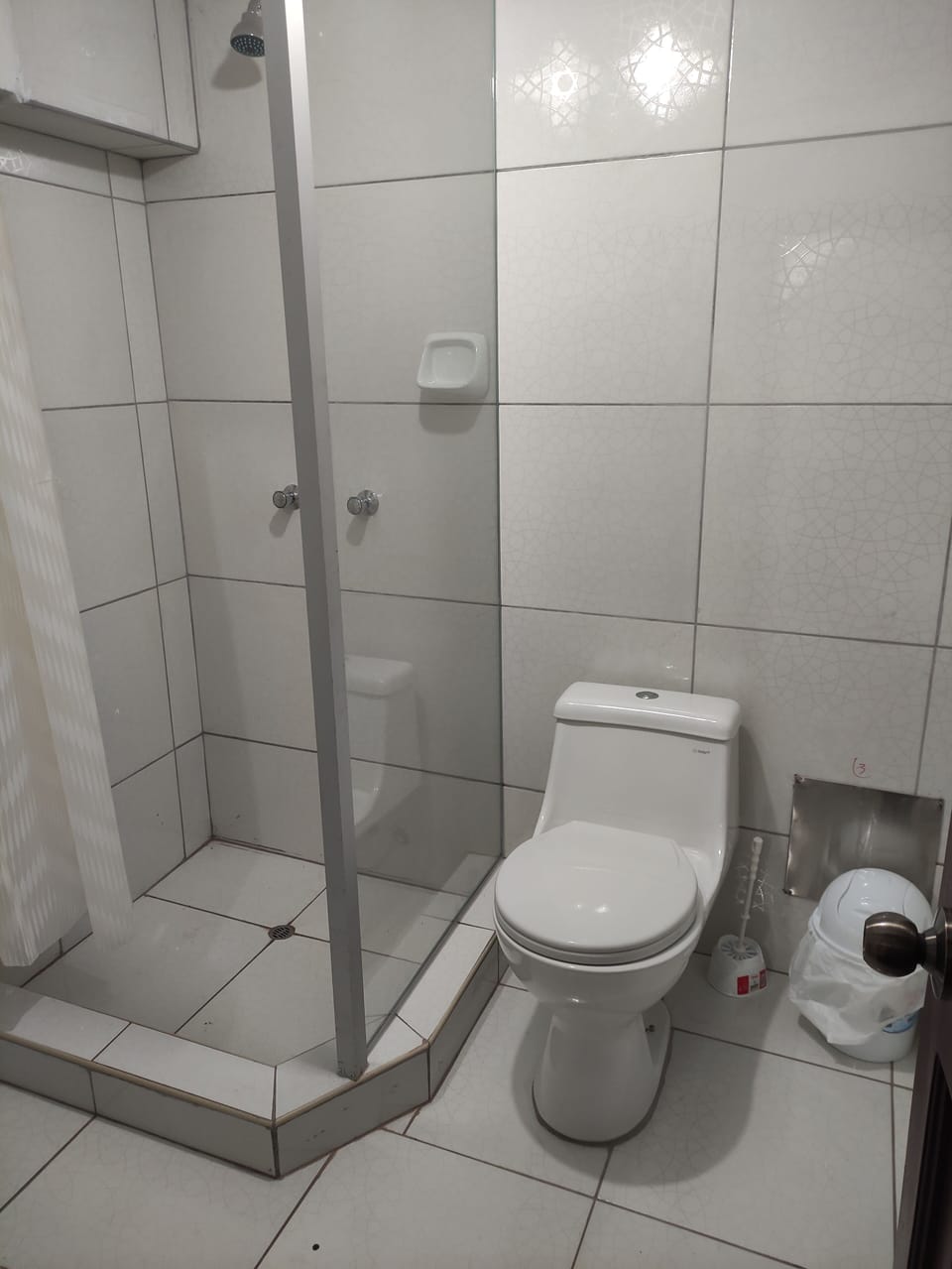 Standard Twin Room, 1 Bedroom | Bathroom | Shower, rainfall showerhead, towels