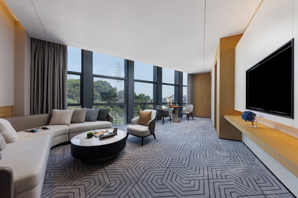 Executive Room | Bathroom | Shower, towels
