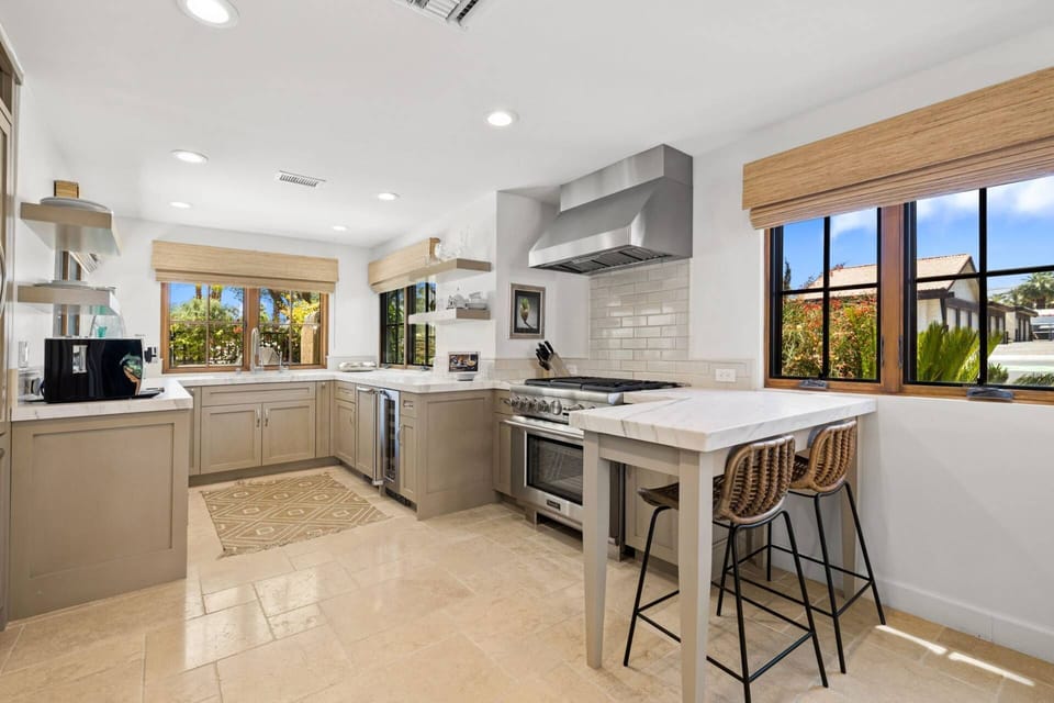 Kitchen and Breakfast Table for Two