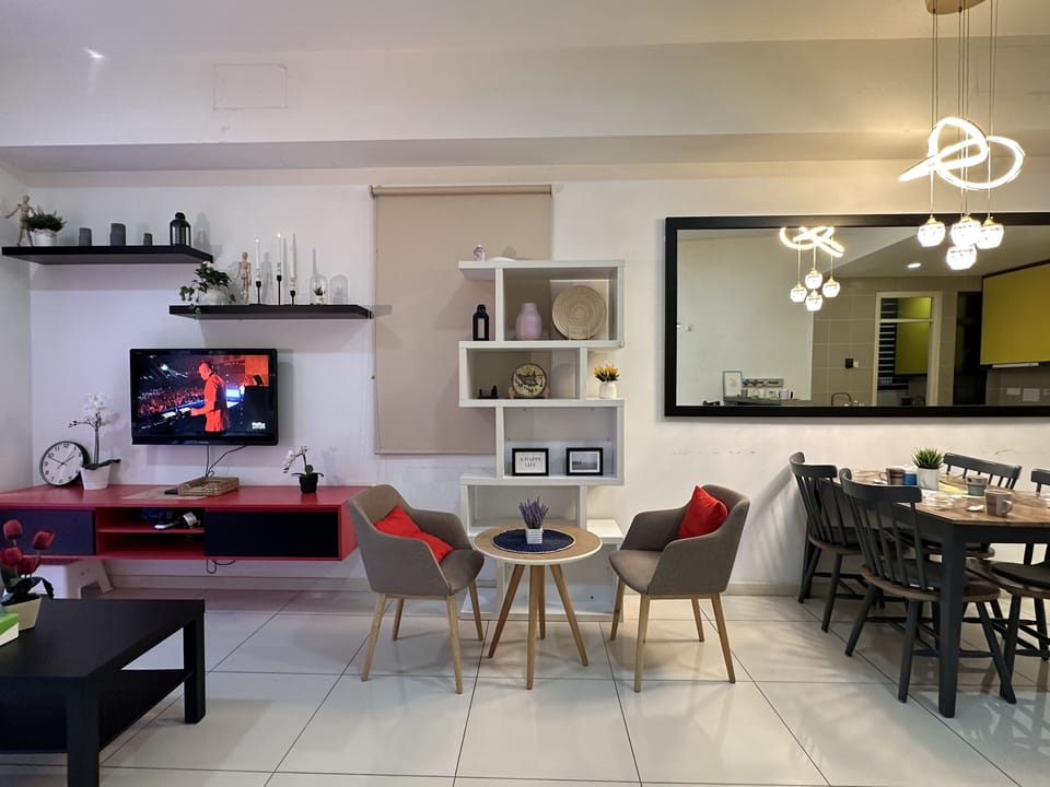 Family Apartment | Living area | 40-inch LCD TV with digital channels, TV