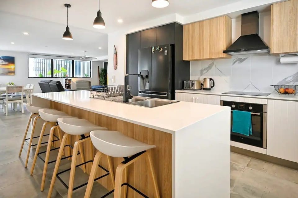 Modern, stylish, spacious. Near beach allowing you to enjoy the perfect coastal getaway