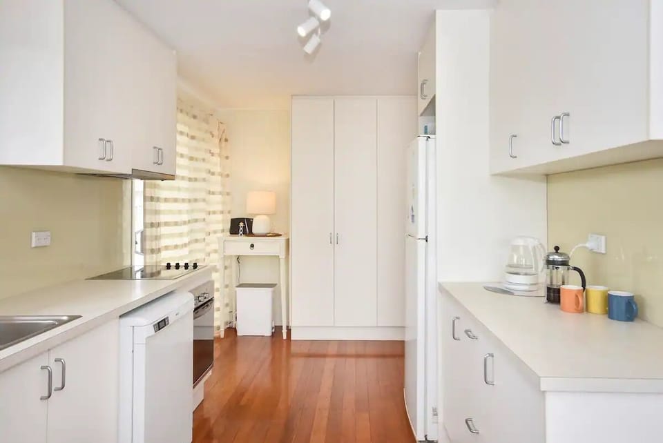 clean and tidy kitchen 