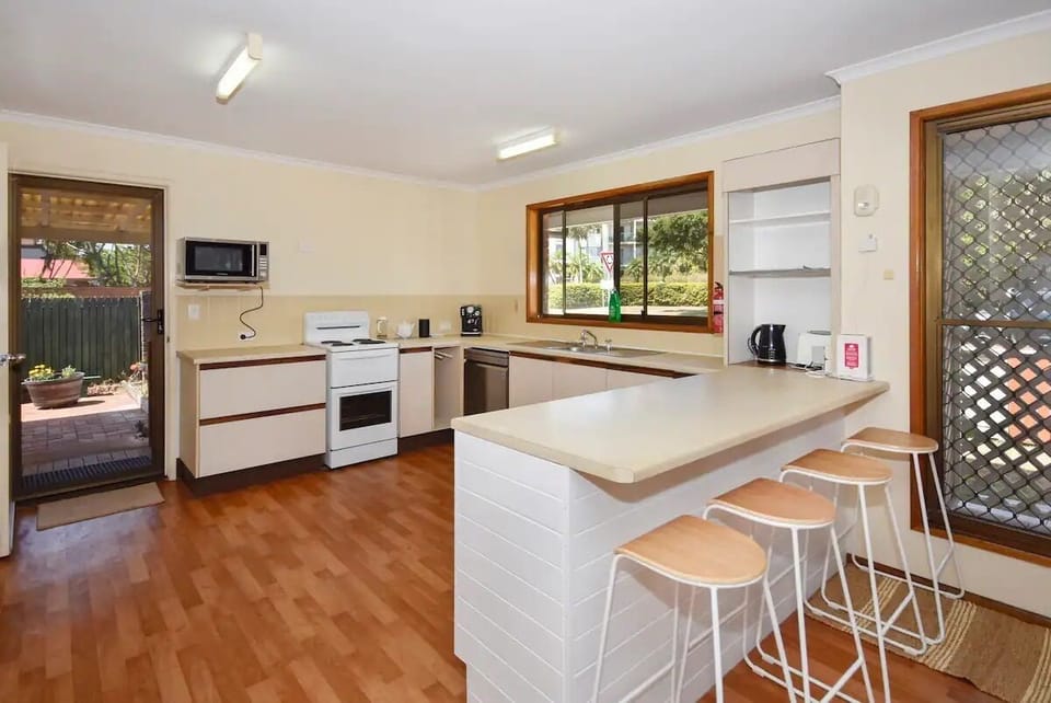 Kitchen & Breakfast Bench