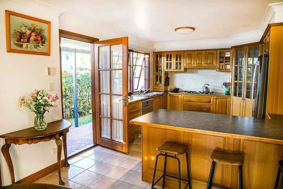 Kitchen and eatery