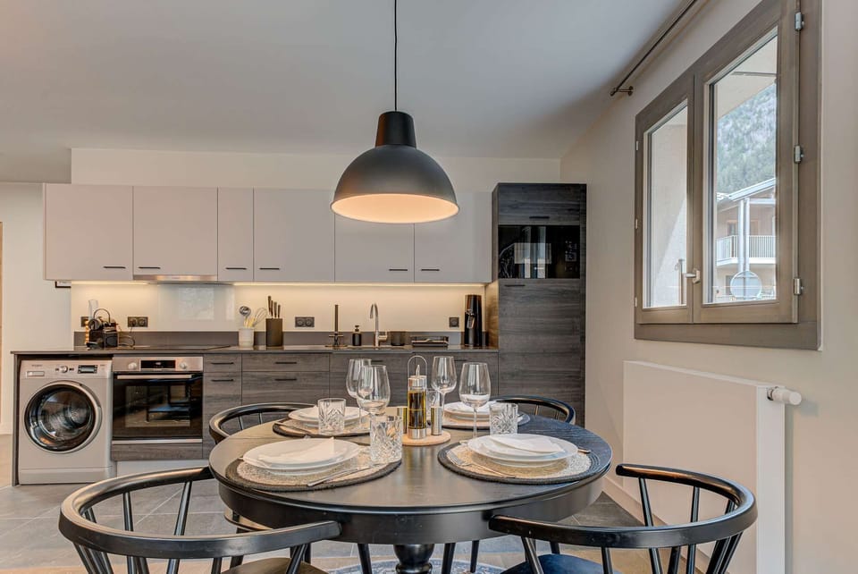 White Pearl kitchen/ dining room