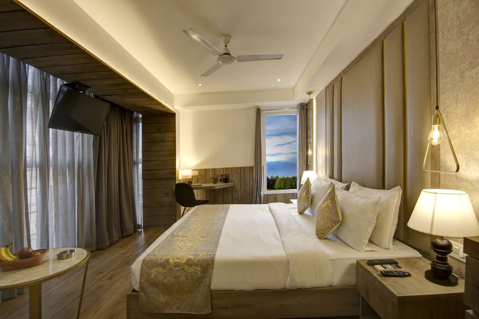 Premium bedding, minibar, desk, laptop workspace