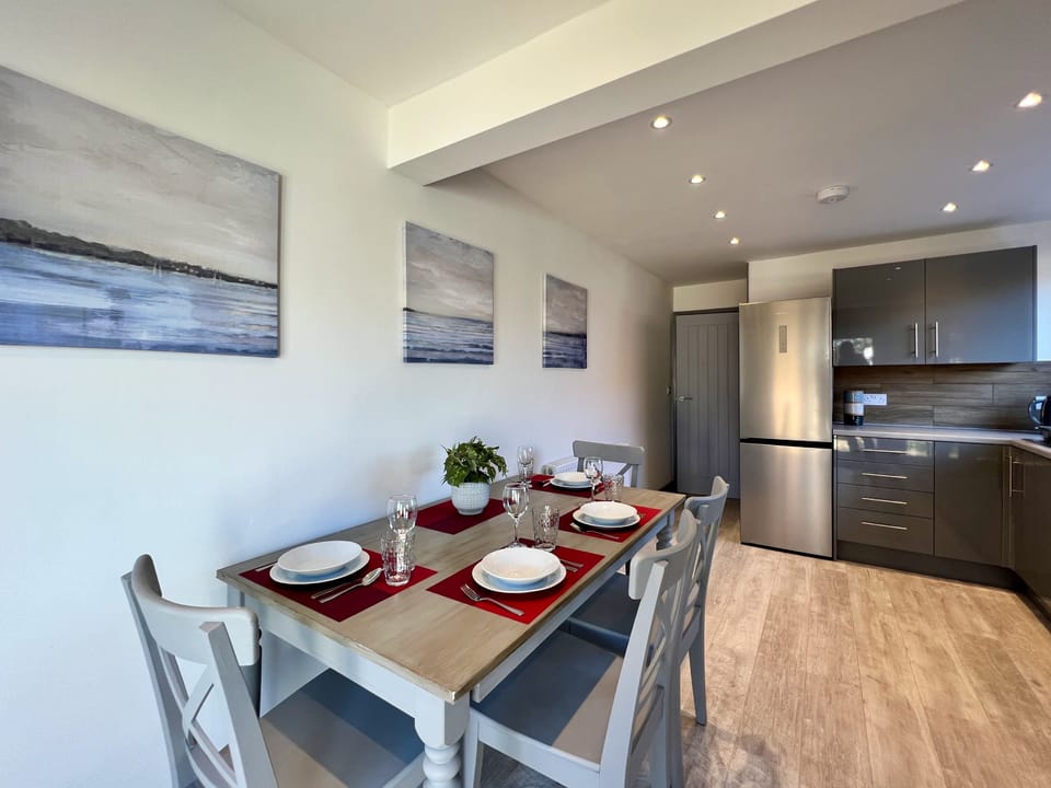 Family Cottage | Private kitchen | Toaster