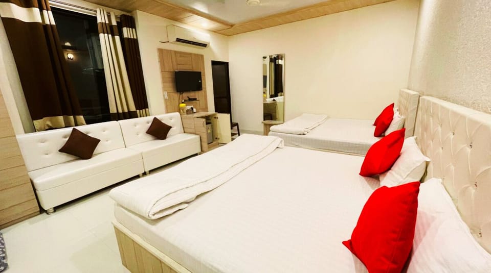 Luxury Quadruple Room | Soundproofing