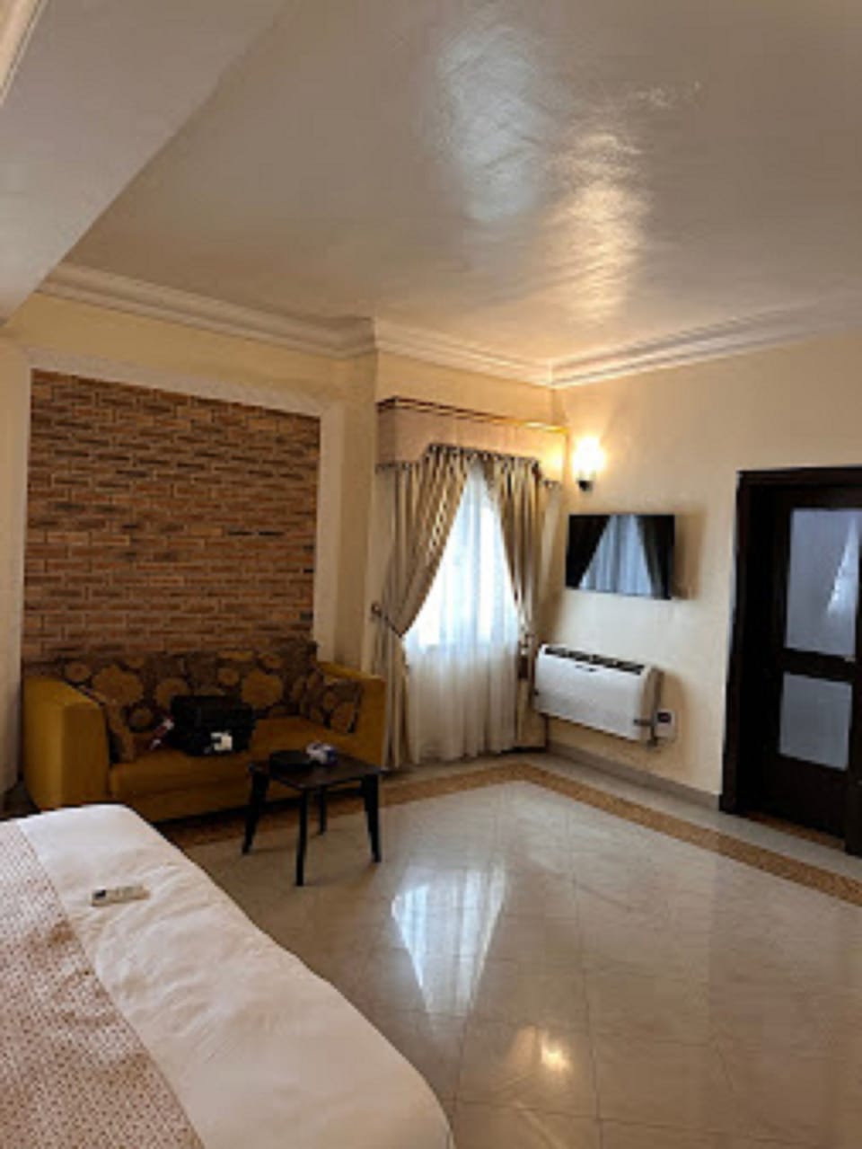 Premium bedding, down comforters, desk, laptop workspace