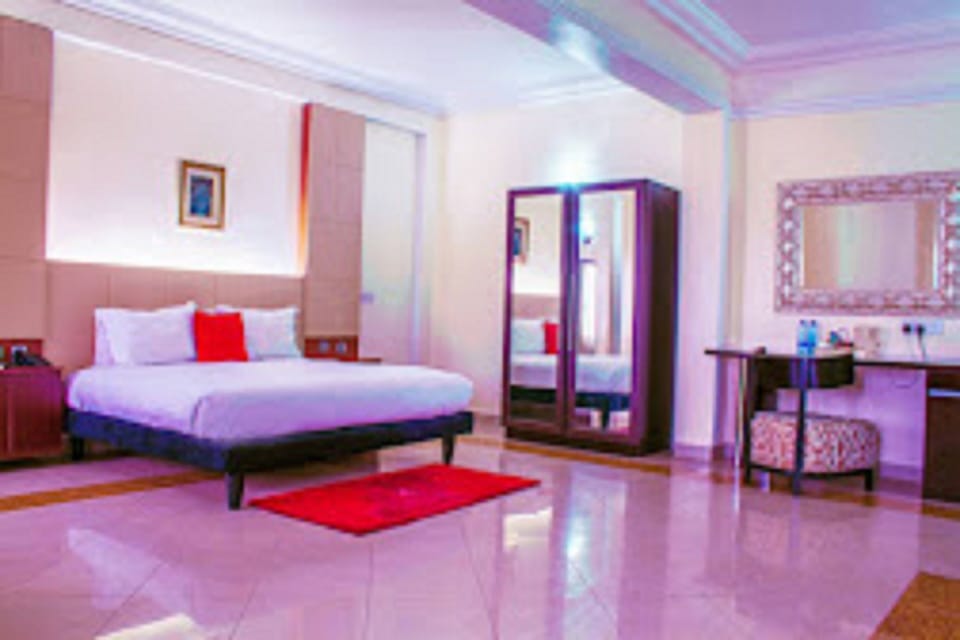 Premium bedding, down comforters, desk, laptop workspace