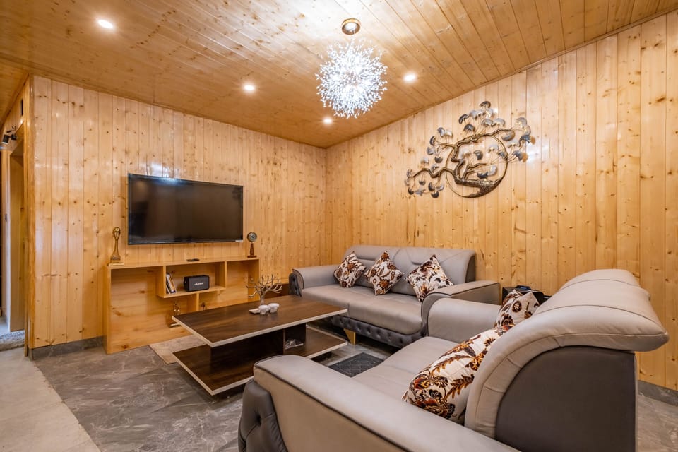 Deluxe Room | Living area