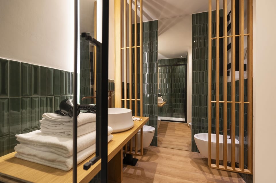 Deluxe Double Room | In-room safe, desk, blackout drapes, soundproofing