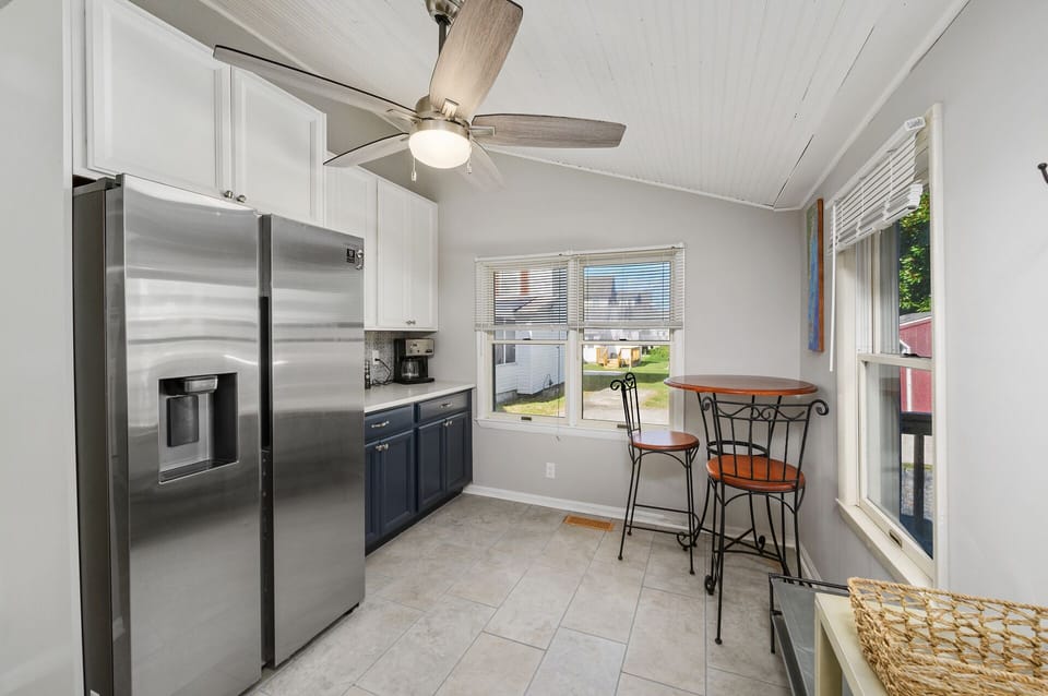 Grab a quick bite in the Breakfast Nook before hitting the Beach.