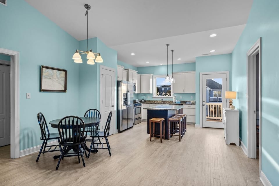 House, 4 Bedrooms | Dining