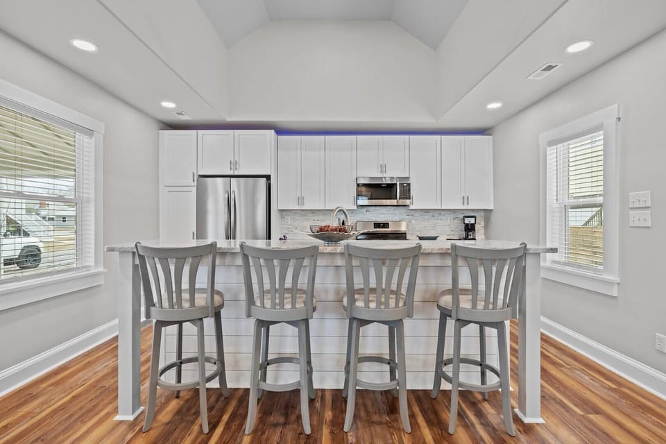 House, 2 Bedrooms | Private kitchen | Fridge, oven, coffee/tea maker, toaster