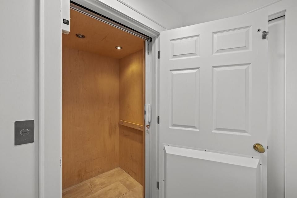 House, 5 Bedrooms | Interior