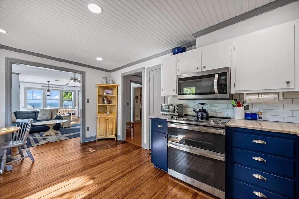 House, 3 Bedrooms | Private kitchen | Fridge, oven, coffee/tea maker, toaster