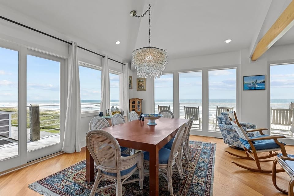 House, 5 Bedrooms | Dining