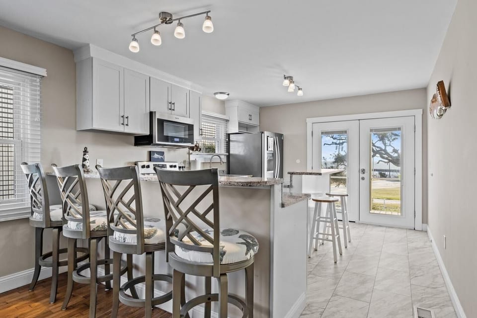 Condo, 2 Bedrooms | Private kitchen | Fridge, oven, coffee/tea maker