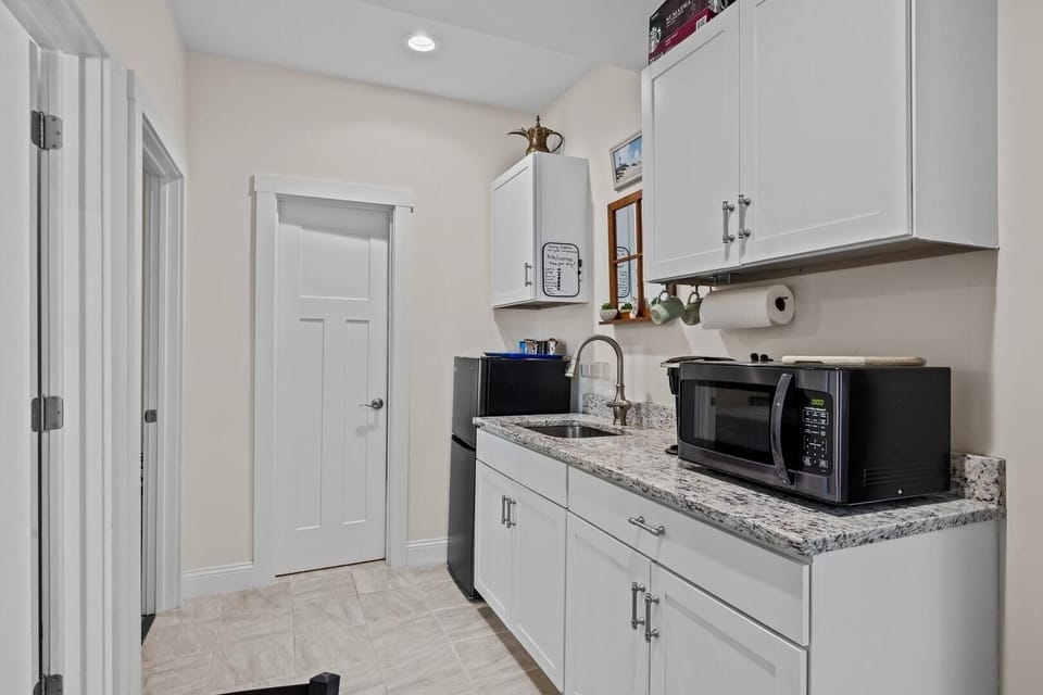 Apartment, 1 Bedroom | Private kitchen | Fridge, coffee/tea maker, toaster
