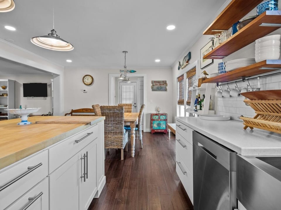 House, 3 Bedrooms | Private kitchen | Fridge, oven, coffee/tea maker, toaster