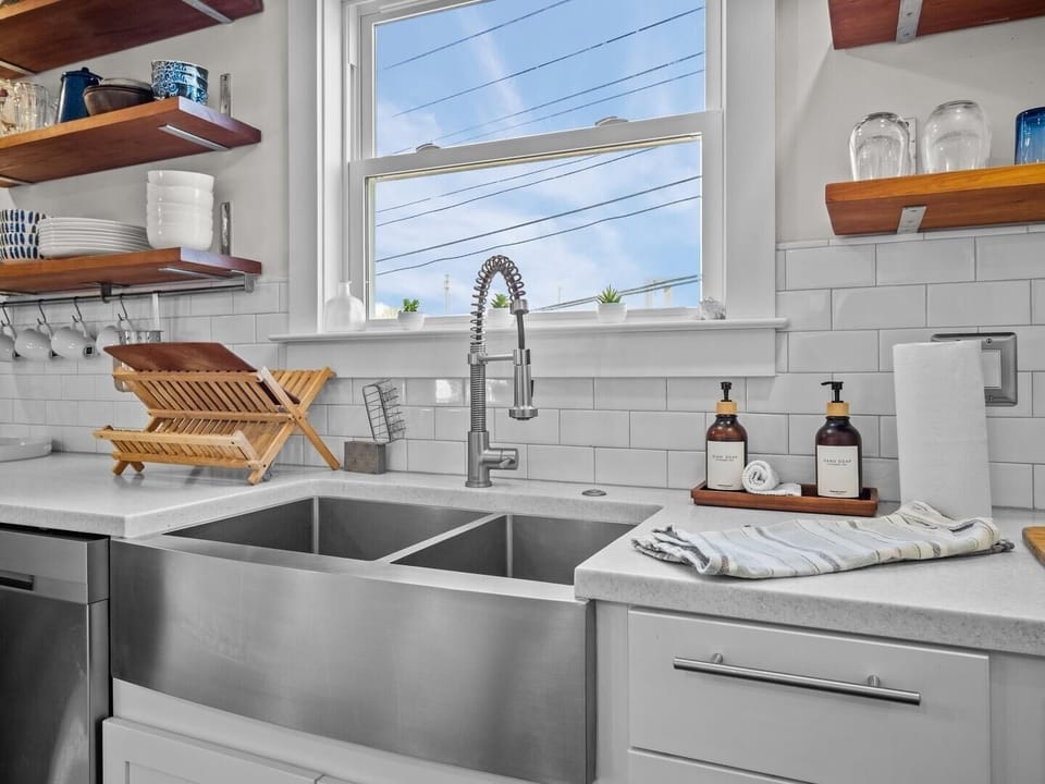 House, 3 Bedrooms | Private kitchen | Fridge, oven, coffee/tea maker, toaster