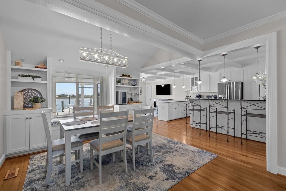 House, 4 Bedrooms | Dining